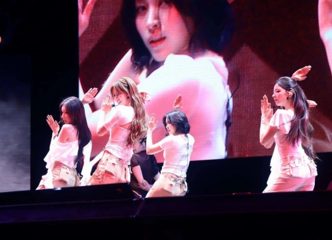 ITZY ont livré mardi soir un show explosif sur la scène OLM Souissi- Mawazine 2026.
