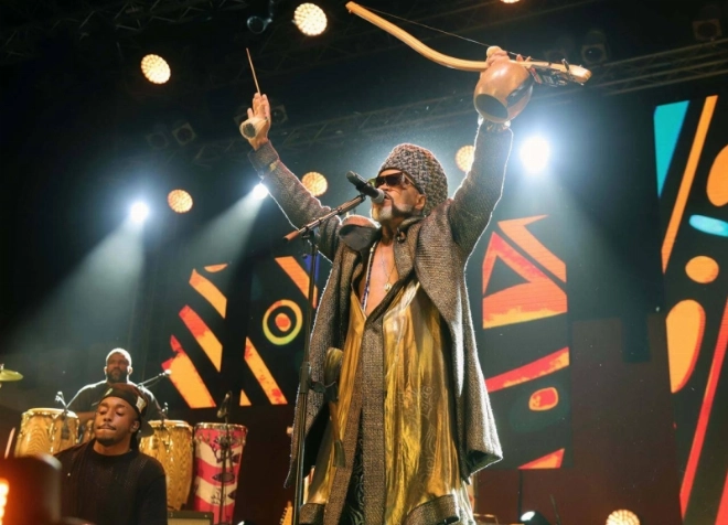 Carlinhos Brown a enflammé la scène Moulay Hassan en clôture de la 27e édition du Festival Gnaoua d'Essaouira.