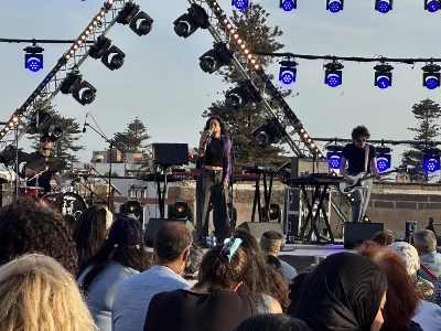 La chanteuse libanaise Yasmine Hamdan a envoûté le public samedi 27 juin au Borj Bab Marrakech- Festival Gnaoua 2026 d'Essaouira.