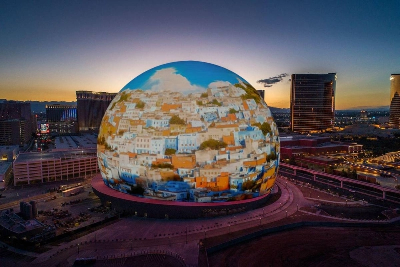 Premier pays à communiquer sur la Sphere de Las Vegas, le Maroc renforce la visibilité internationale de la marque « Visit Morocco » grâce à une campagne largement relayée par les médias et les réseaux sociaux.