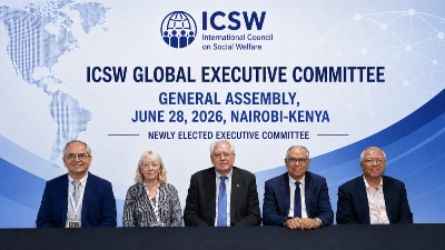 Les nouveau membres du Comité Exécutif de gauche à droite : Antonio Lopez Pelae d’Espagne, Directeur Executif - Espagne, Gloria Kirwan d’Irlande, Membre ,Sergei Zelenev , Président - USA, Driss Guerraoui , Vice - Président - Maroc et Cudore Snell, Membre - Afrique du Sud