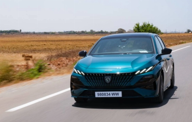 La nouvelle Peugeot 308 embarque un moteur 1.5 BlueHDi de 130 ch, associé à la boîte automatique EAT8.