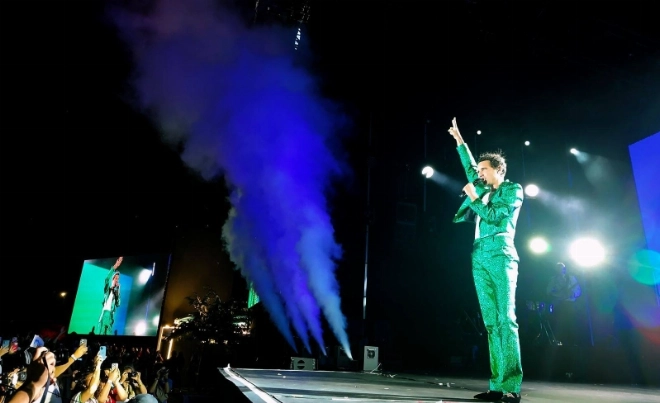 Mika offre un show haut en couleur à Anfa Park-Jazzablanca 2026.