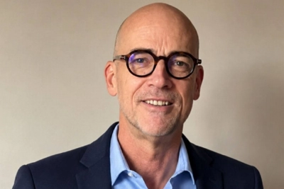 Pierre-Edward Dutheillet pre,d les commandes du Renault Digital Maroc.