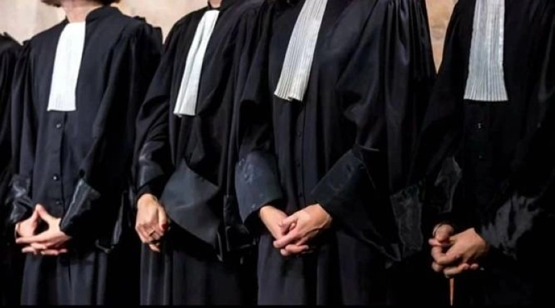 Les avocats ne lâchent pas du lest