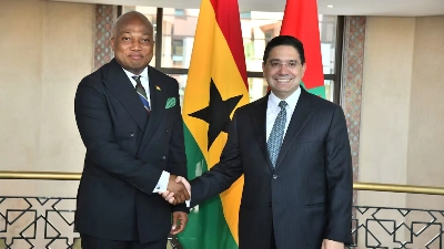 Le ministre des Affaires étrangères, Nasser Bourita, et son homologue ghanéen, Samuel Okudzeto Ablakwa, le 21 juillet 2026 à Accra.