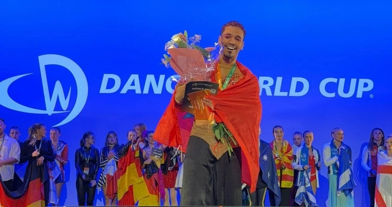 Youssef Mourahab, sacré champion du monde dans la catégorie Senior lors de la Dance World Cup 2026 à Dublin.