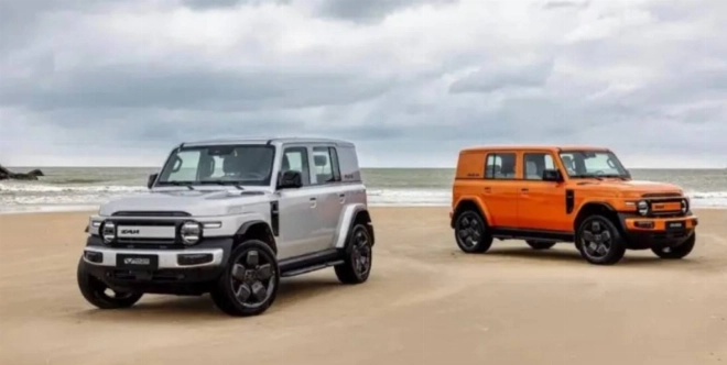 Les modèles iCAUR sont des SUV électrifiés intelligents, ultra connectés avec des silhouettes affirmées et un design « boxy ».
