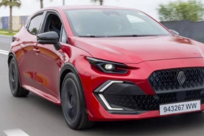 Avec sa motorisation full hybrid E-Tech 160 ch, la Clio 6 mise sur le plaisir de conduite sans compromis sur l'efficience.