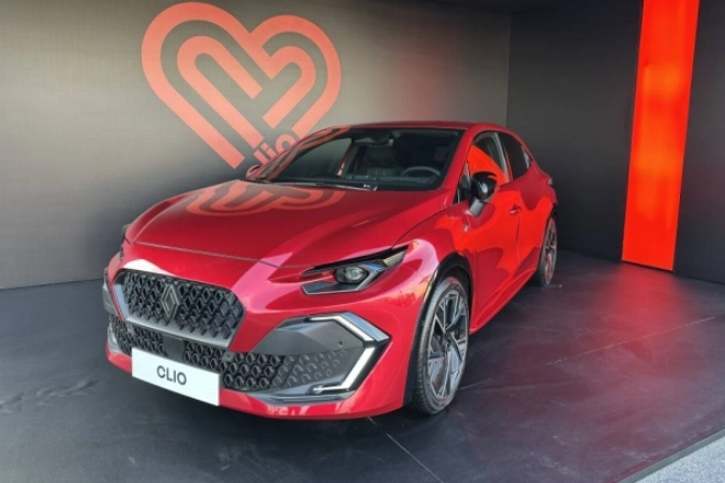 La Clio 6 est proposée au Maroc à partir de 220 000 DH pour la version evolution, techno à partir de 245 000 DH et esprit Alpine à partir de 270 000 DH.