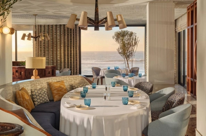 L’Aragosta le nouveau rooftop méditerranéen qui invite Casablanca à dîner face à l’Atlantique.
