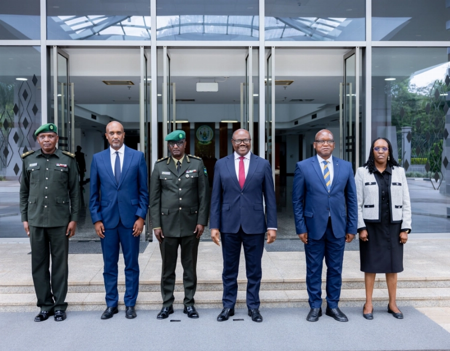 The swearing-in ceremony was presided over by Prime Minister Justin Nsengiyumva. The swearing-in ceremony was presided over by Prime Minister Justin Nsengiyumva.