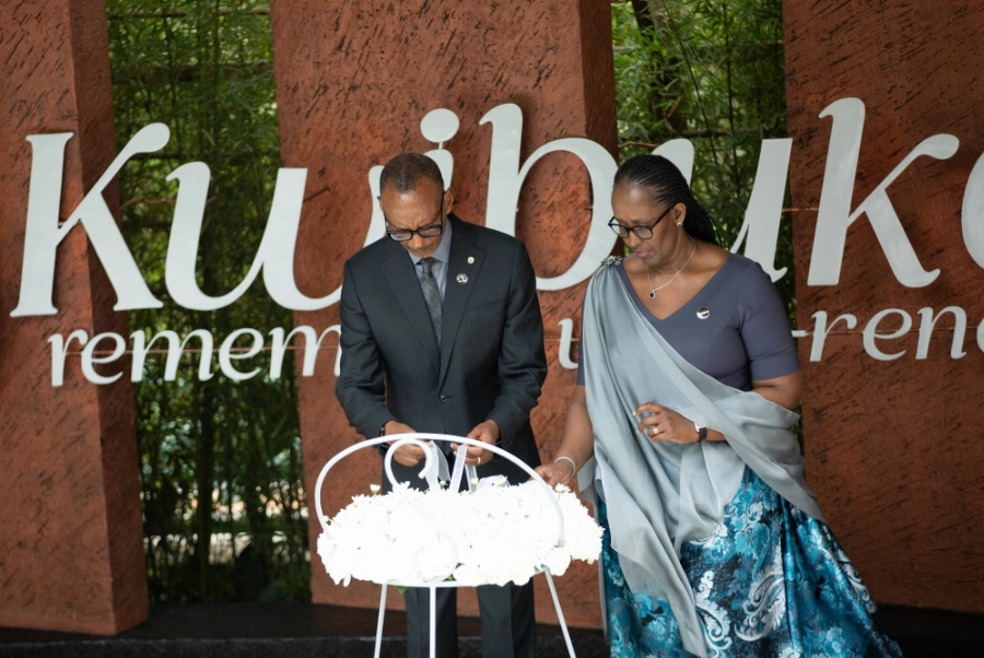 President Paul Kagame and First Lady Jeannette Kagame lay a wreath to pay tribute to the victims of the Genocide against the Tutsi on Tuesday April 7. Photos by Dan Gatsinzi President Paul Kagame and First Lady Jeannette Kagame lay a wreath to pay tribute to the victims of the Genocide against the Tutsi on Tuesday April 7. Photos by Dan Gatsinzi