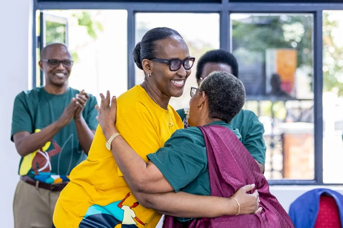 Jeannette Kagame greets participants who attended the inauguration ceremony on Friday. Jeannette Kagame greets participants who attended the inauguration ceremony on Friday.