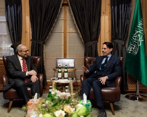 التقى وزير الخارجية السعودي الأمير فيصل بن فرحان، اليوم الخميس، رئيس مجلس الوزراء اللبناني الدكتور نواف سلام.