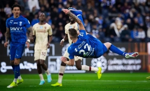 Al-Hilal's Sergej Milinkovic-Savic scores incredible overhead kick against Al-Fayha. (SPL)