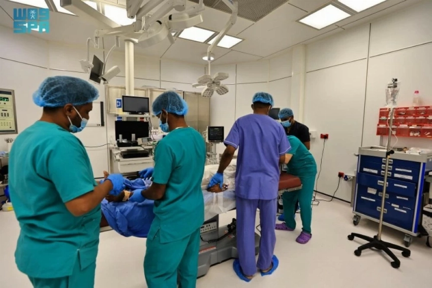 وتم توفير جميع المعدات الطبية والأدوية اللازمة لهذا الإجراء بشكل عاجل. (واس)