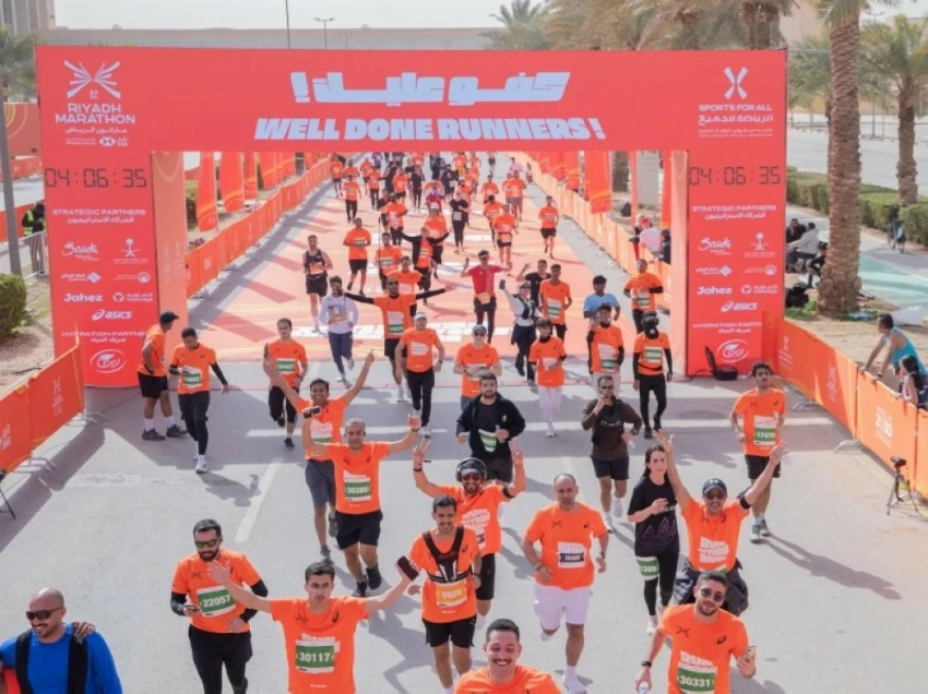 وقد استقطب الماراثون عدائين من مجموعة واسعة من الجنسيات. (X@Saudi_SFA)