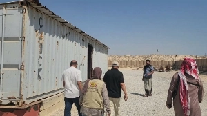 Yemeni human rights officials visit secret site in Hadramawt, once used for torture. (Okazu photo)