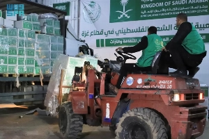 The aid was received by the Saudi Center for Culture and Heritage, the implementing partner of KSrelief in the Gaza Strip, in preparation for immediate distribution to affected families in the Strip.