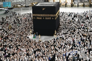 The Ministry of Hajj and Umrah urged pilgrims to avoid rush hours for performing the rituals of Umrah during the last 10 days of Ramadan.