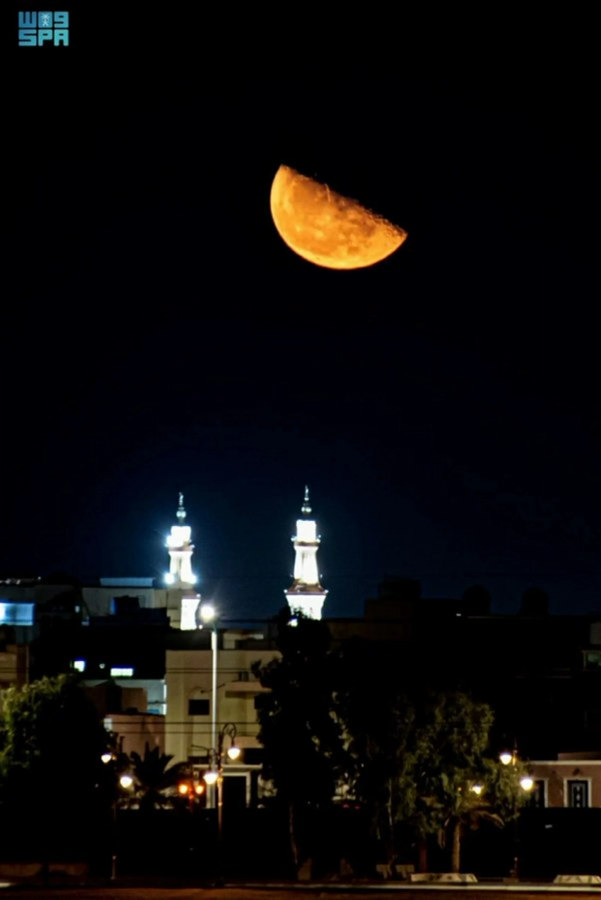 Last quarter moon signals final stretch of Ramadan over Northern Borders
