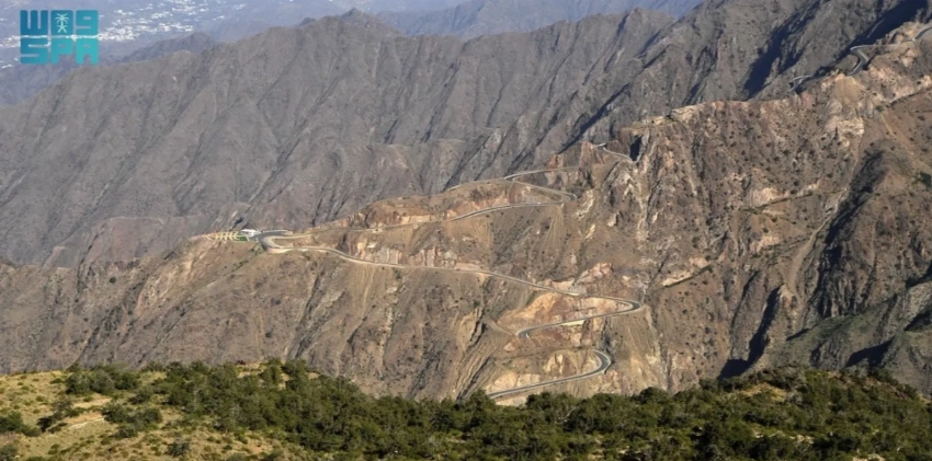 Asir: Roads that reshape a mountain region