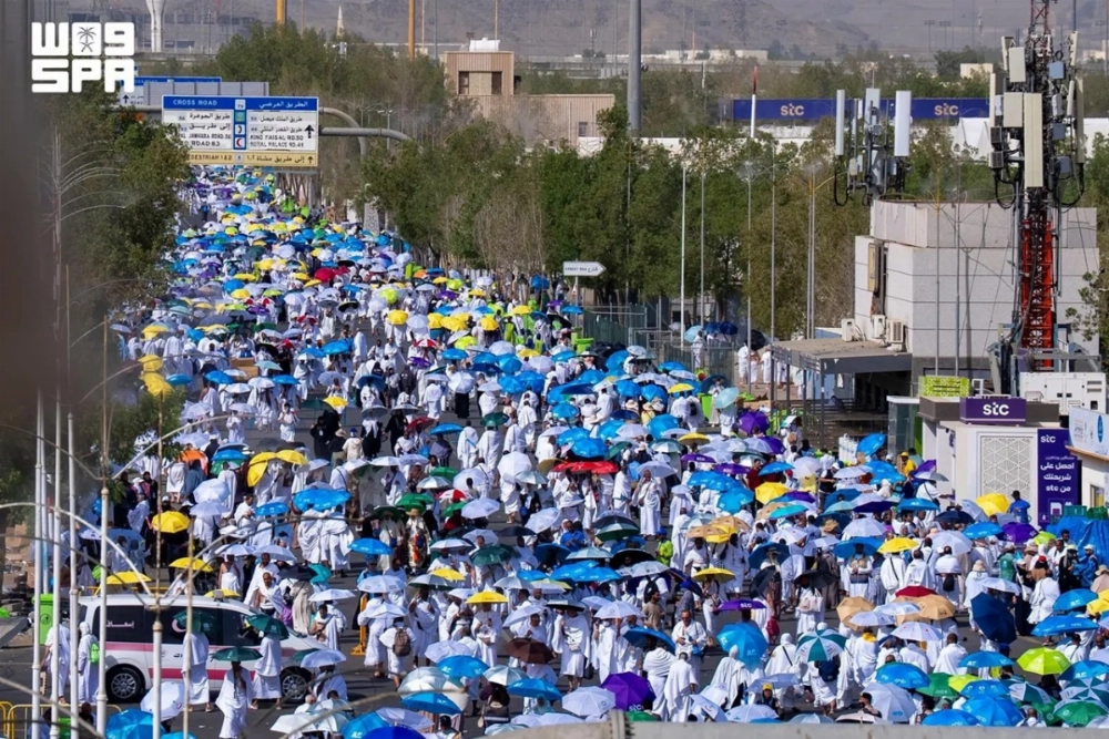 Pilgrims converge at Arafat as Hajj reaches its spiritual climax
