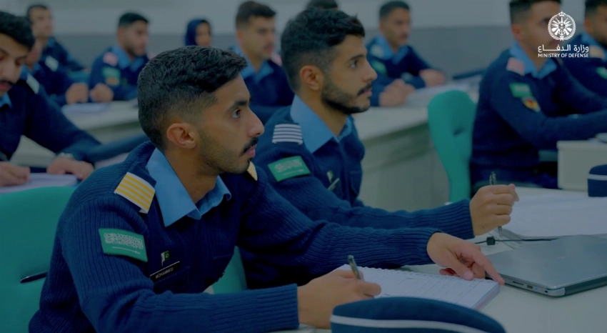 وزارة الدفاع السعودية تعيد إطلاق برنامج المنح العسكرية في الخارج