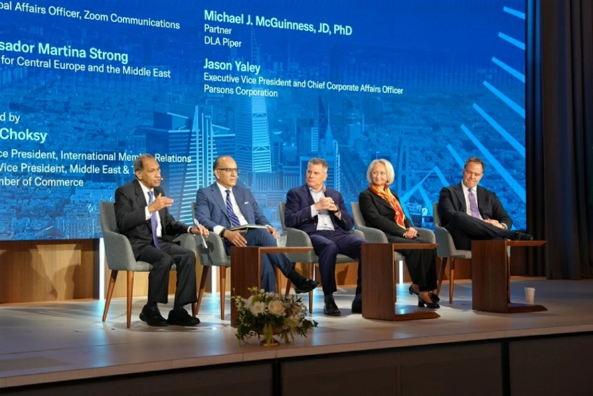 تقرير الغرفة الأمريكية يسلط الضوء على إنجازات رؤية 2030 ومساهمات الأعمال الأمريكية