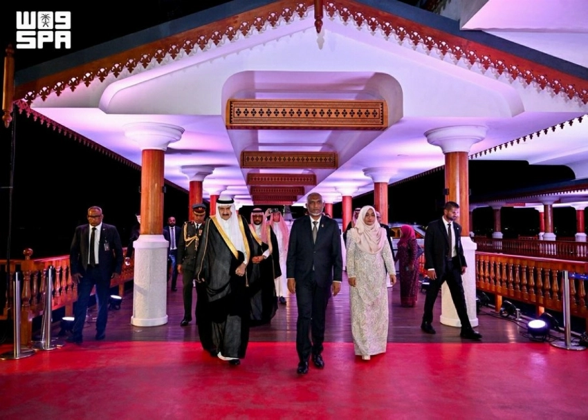 الأمير منصور يمثل ولي العهد السعودي في احتفالات عيد استقلال جزر المالديف