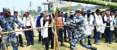 People thronging the Nepal-India border point in Matiarwa after it was opened, in Bara, on Thursday. Photo: THT