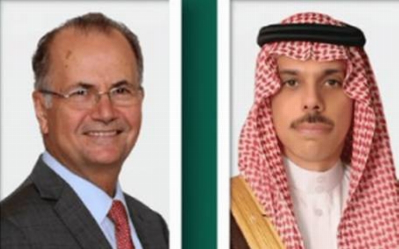 وزير الخارجية يبحث مع رئيس وزراء فلسطين مستجدات الأوضاع في المنطقة