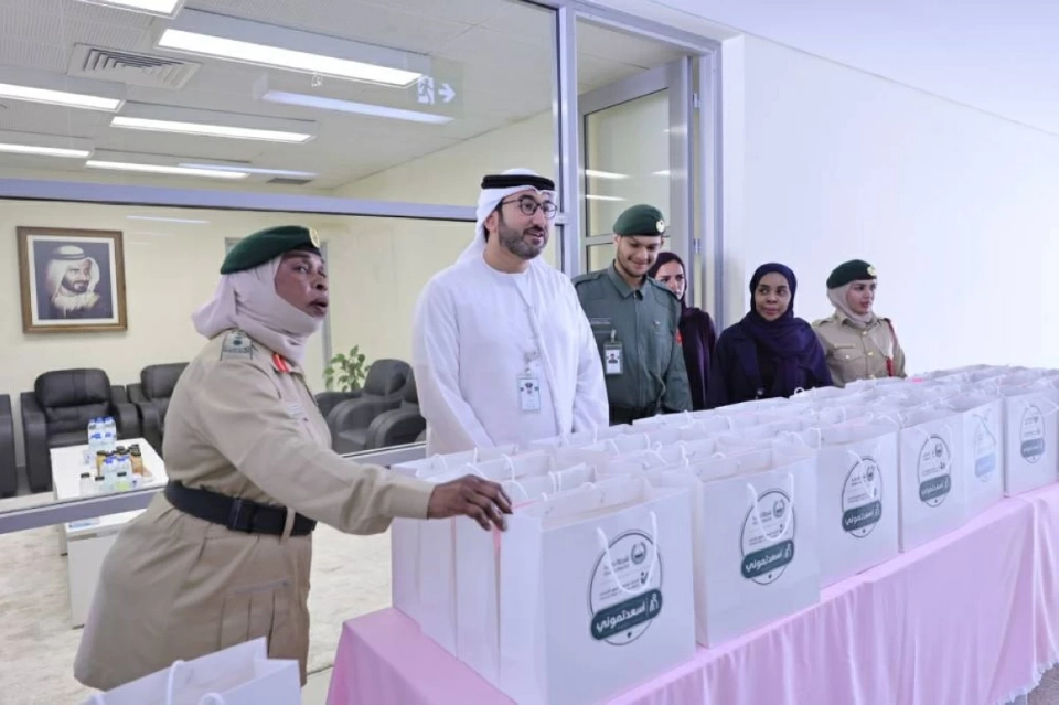 شرطة دبي توزع كسوة العيد على أطفال النزيلات في عيد الأضحى المُبارك
