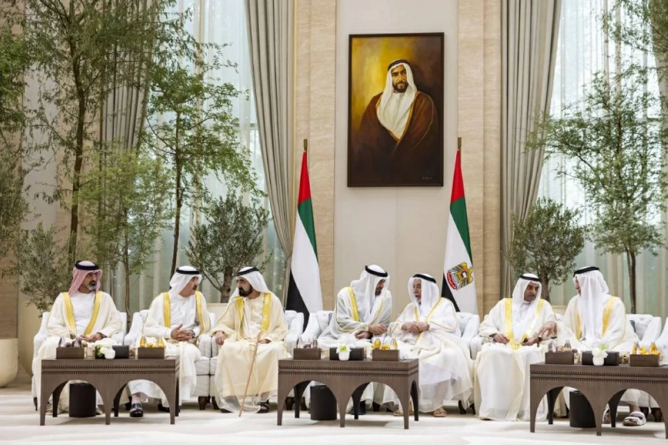 محمد بن زايد يستقبل حكام الإمارات والشيوخ والمهنئين بمناسبة عيد الأضحى المبارك