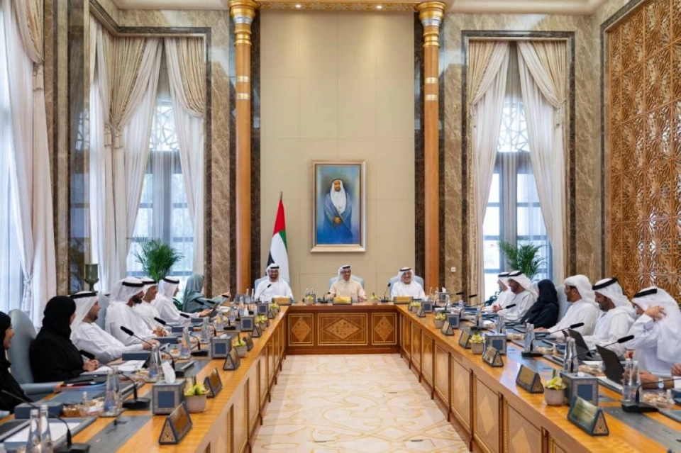 منصور بن زايد: الإمارات تقدم نموذجاً عالمياً للحكومات المستقبلية يعتمد على الذكاء الاصطناعي