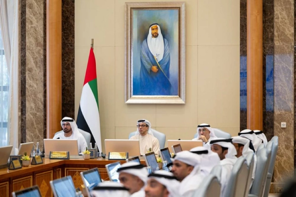 منصور بن زايد: الإمارات تقدم نموذجاً عالمياً للحكومات المستقبلية يعتمد على الذكاء الاصطناعي