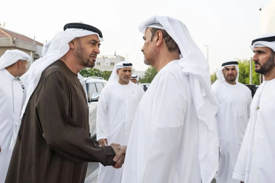 محمد بن زايد يعزي في وفاة أحمد محمد الحمادي وفاطمة علي أحمد