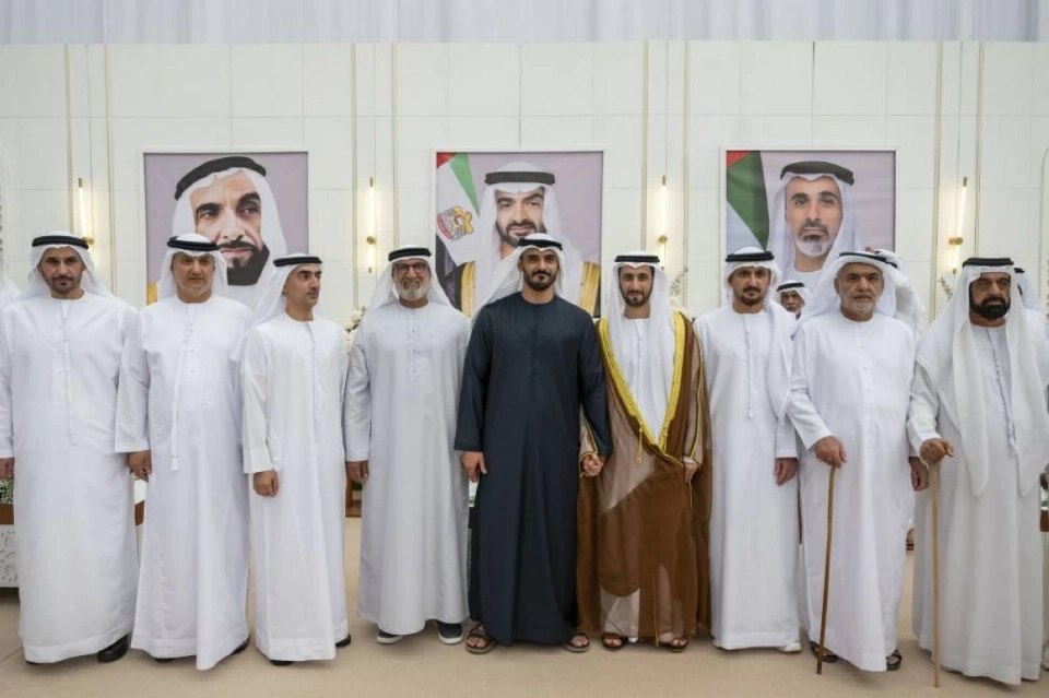 زايد بن محمد يحضر أفراح النيادي والشامسي