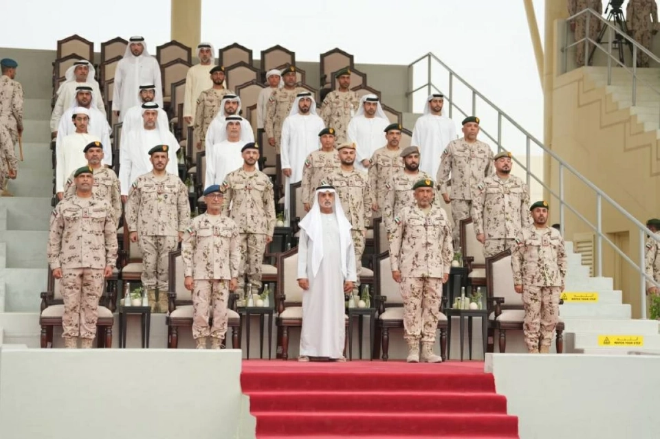 نهيان بن مبارك وعيسى المزروعي والضباط خلال التخريج