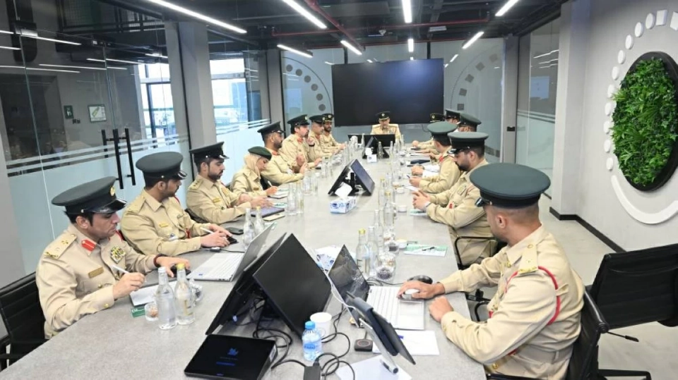 عبدالله المري يتفقد الإدارة العامة للشؤون الإدارية