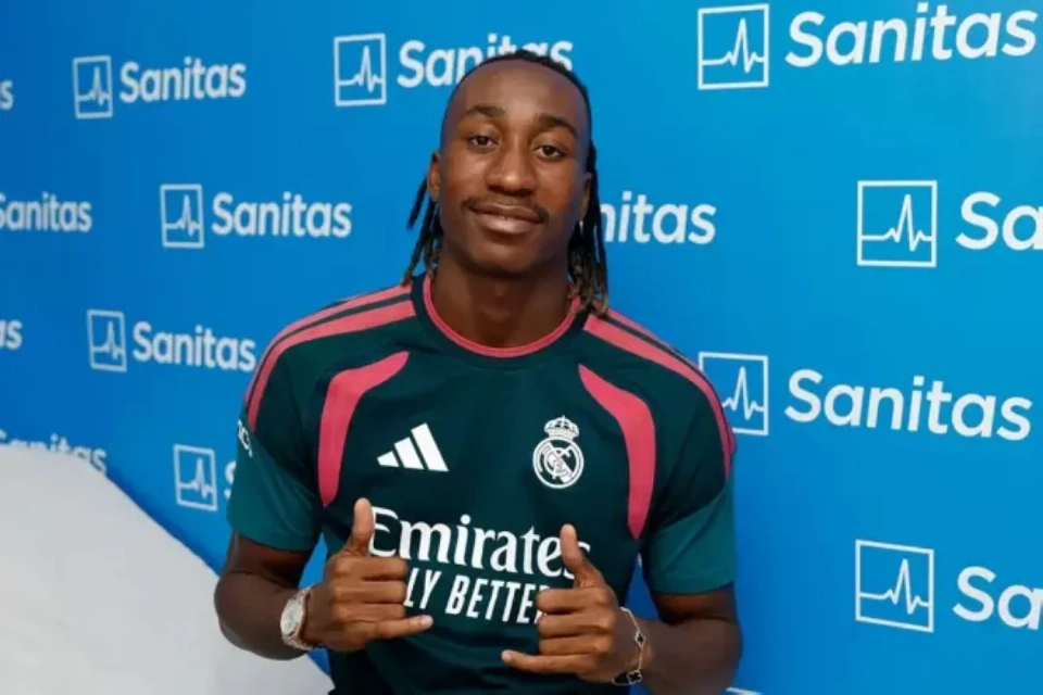ديوماندي بقميص ريال مدريد