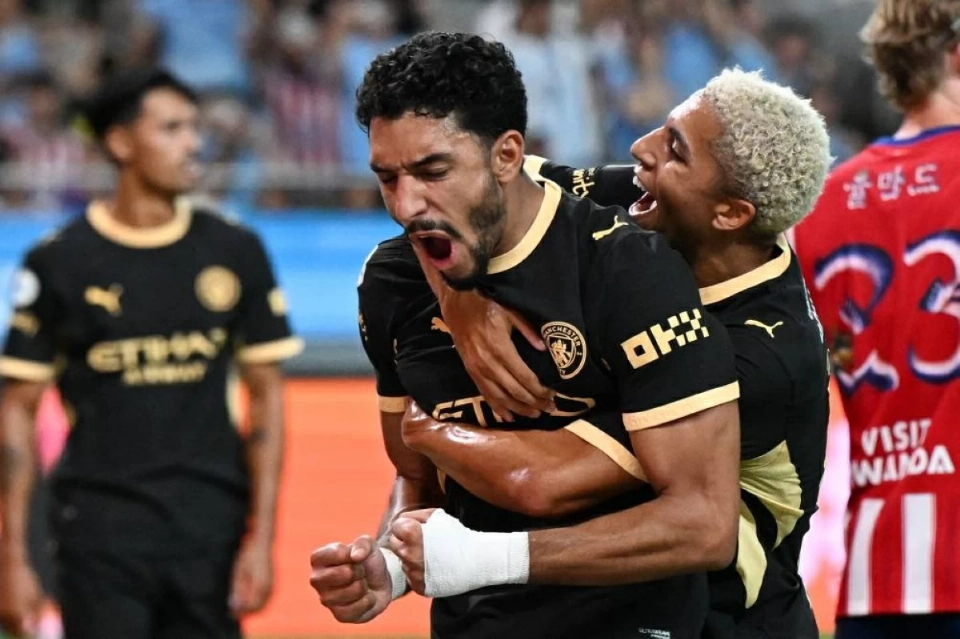 عمر مرموش يحتفل