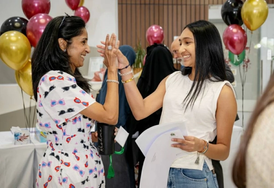 نتائج متميزة لطلاب «جيمس» في امتحانات A-level وBTEC