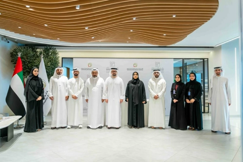 صورة جماعية - هيئة تنمية الجتمع - باحثي الإمارات