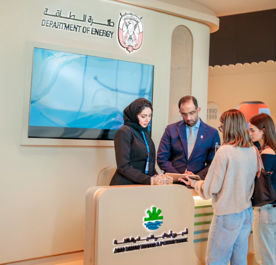 «طاقة أبوظبي» تستعرض تجربة بناء منظومة مياه مرنة