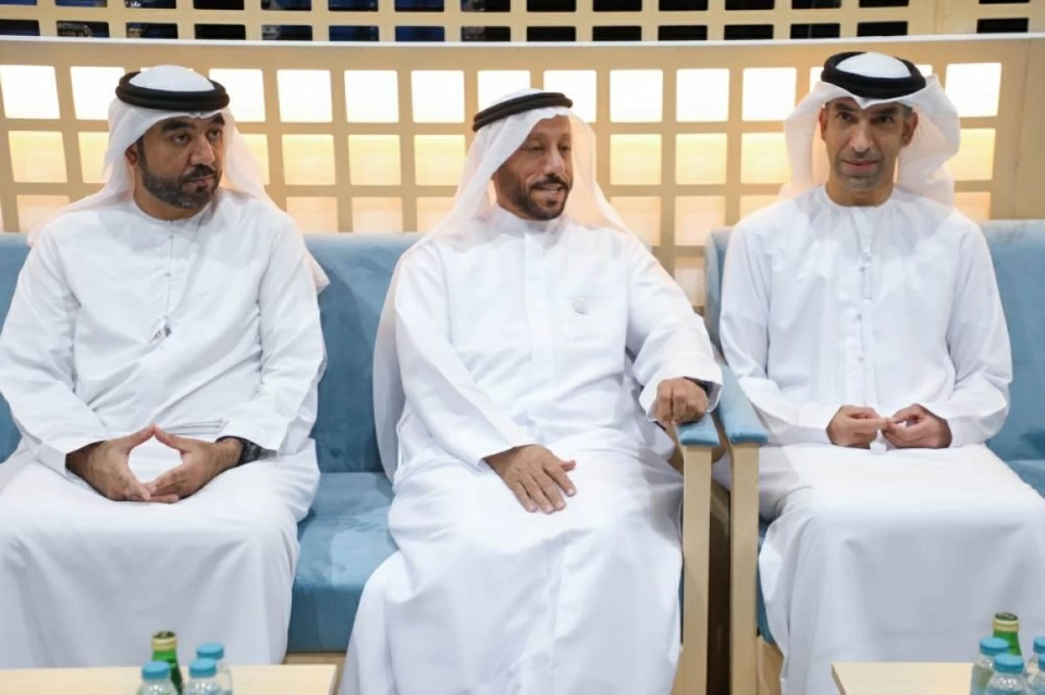 الزيودي يتفقد أجنحة مهرجان «المالح والصيد البحري»