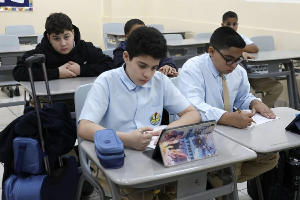 «أهلاً بقادة المستقبل».. مدارس الإمارات تفتح أبوابها لـ1.3 مليون طالب