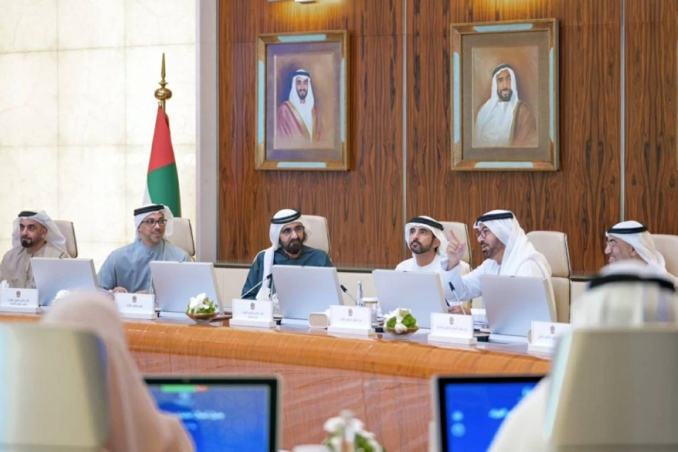 محمد بن راشد: إطلاق وبدء استخدام «نظام مستشار الذكاء الاصطناعي لمجلس الوزراء»