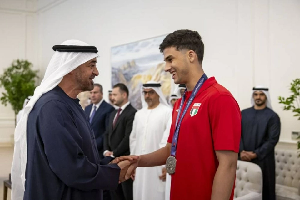 محمد بن زايد مهنئاً «شباب اليد»: تأهلكم إلى كأس العالم يبعث على الفخر